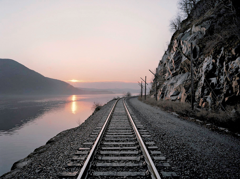 Illustration for article titled Beautiful Lonely Railroads Winding Through America's Landscape